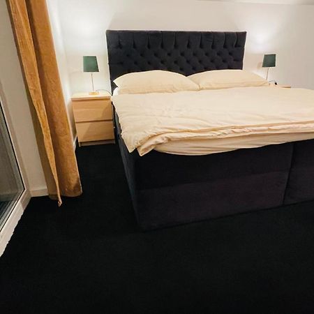 House Flow, 3 Room, Free 2 Parking Bratislava Exterior foto