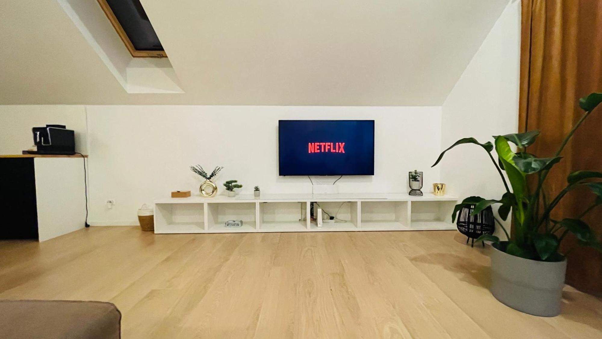House Flow, 3 Room, Free 2 Parking Bratislava Exterior foto