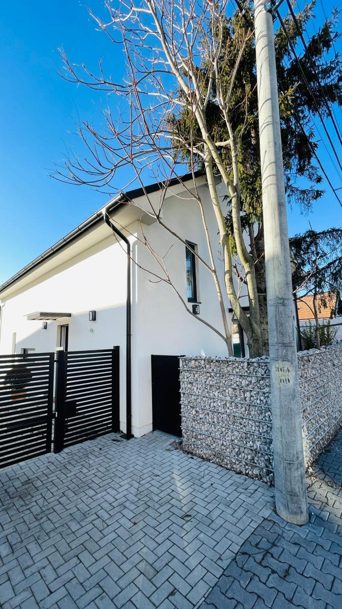 House Flow, 3 Room, Free 2 Parking Bratislava Exterior foto