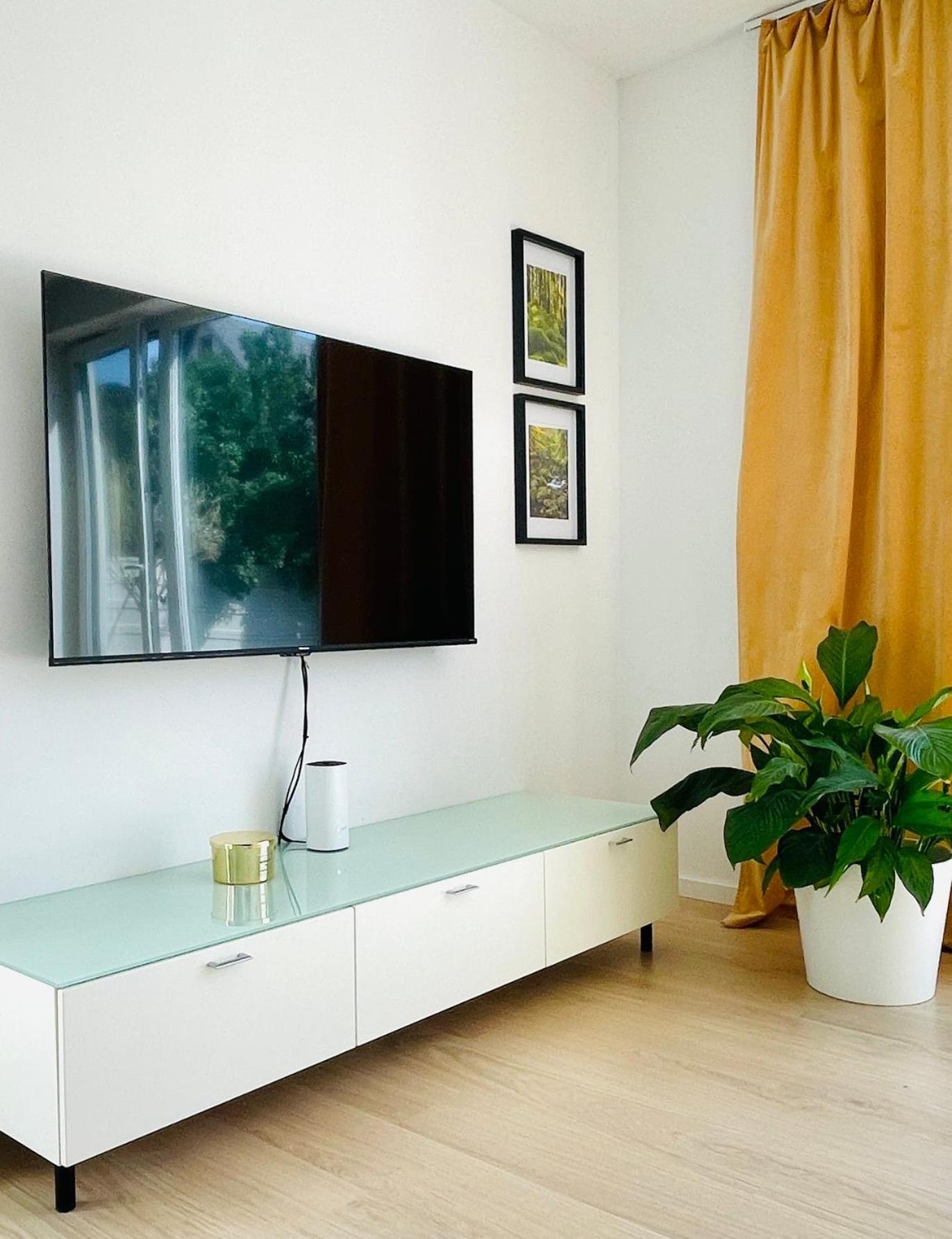 House Flow, 3 Room, Free 2 Parking Bratislava Exterior foto