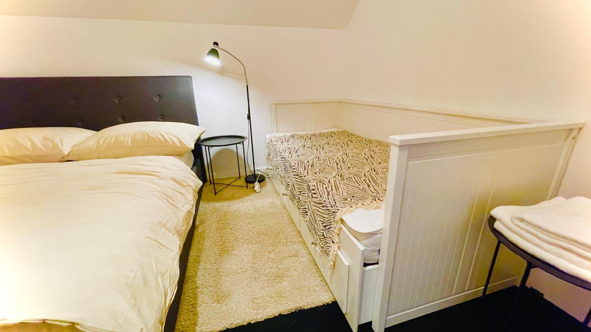 House Flow, 3 Room, Free 2 Parking Bratislava Exterior foto